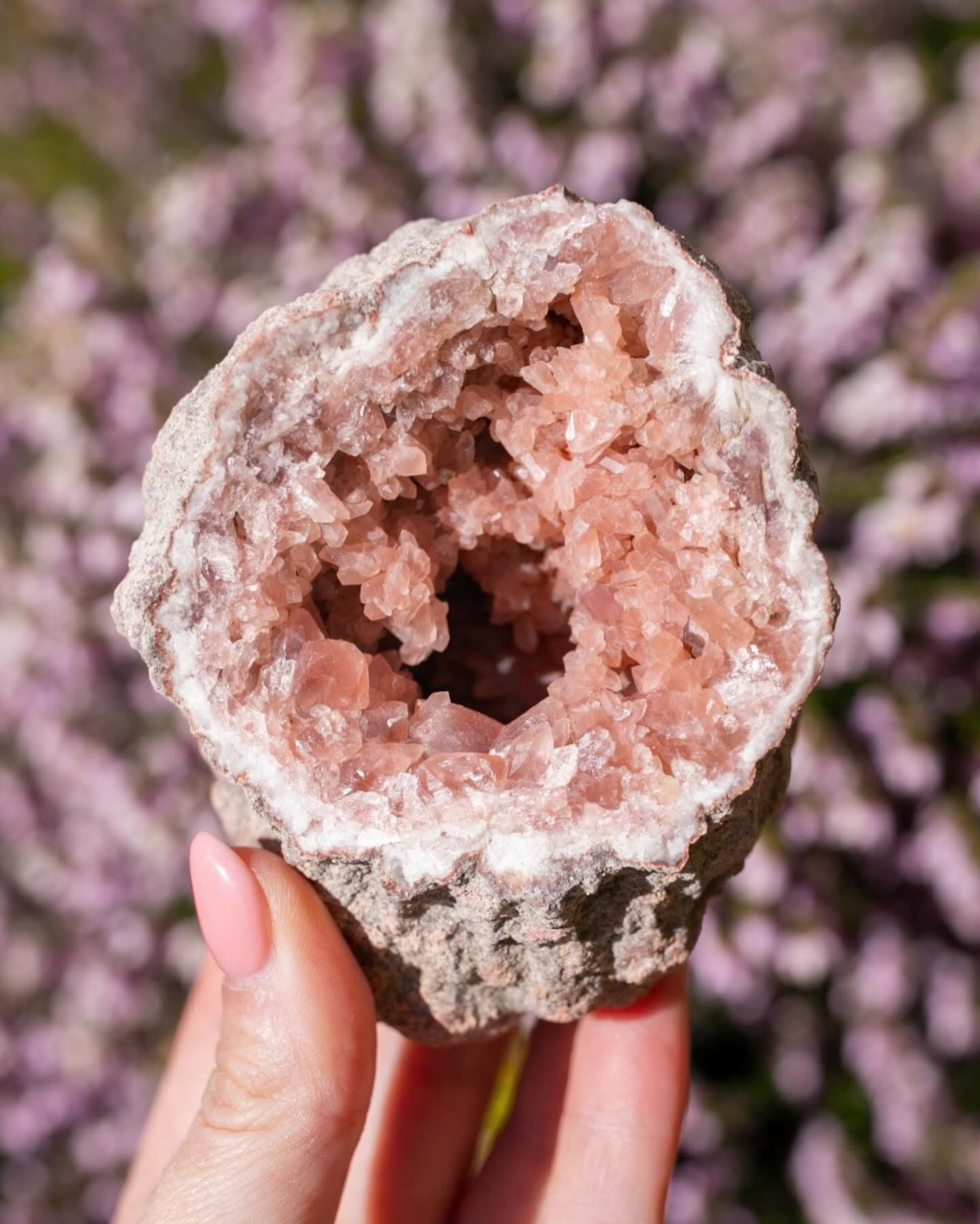 Clusters, Geodes & Specimens