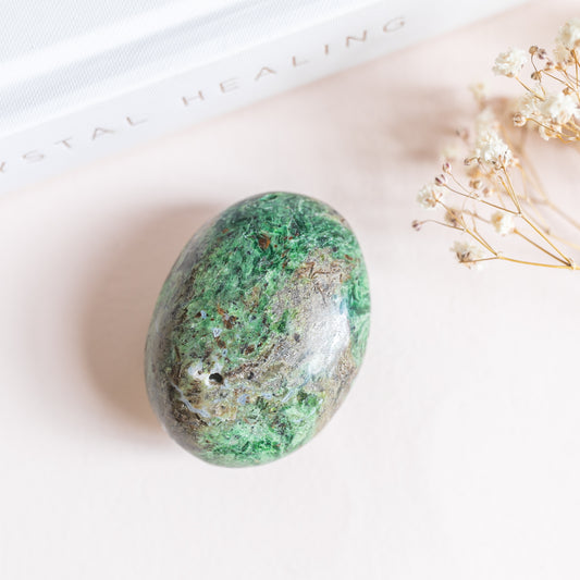 Madagascan Chrysoprase Palmstone