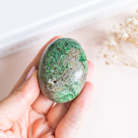 Madagascan Chrysoprase Palmstone